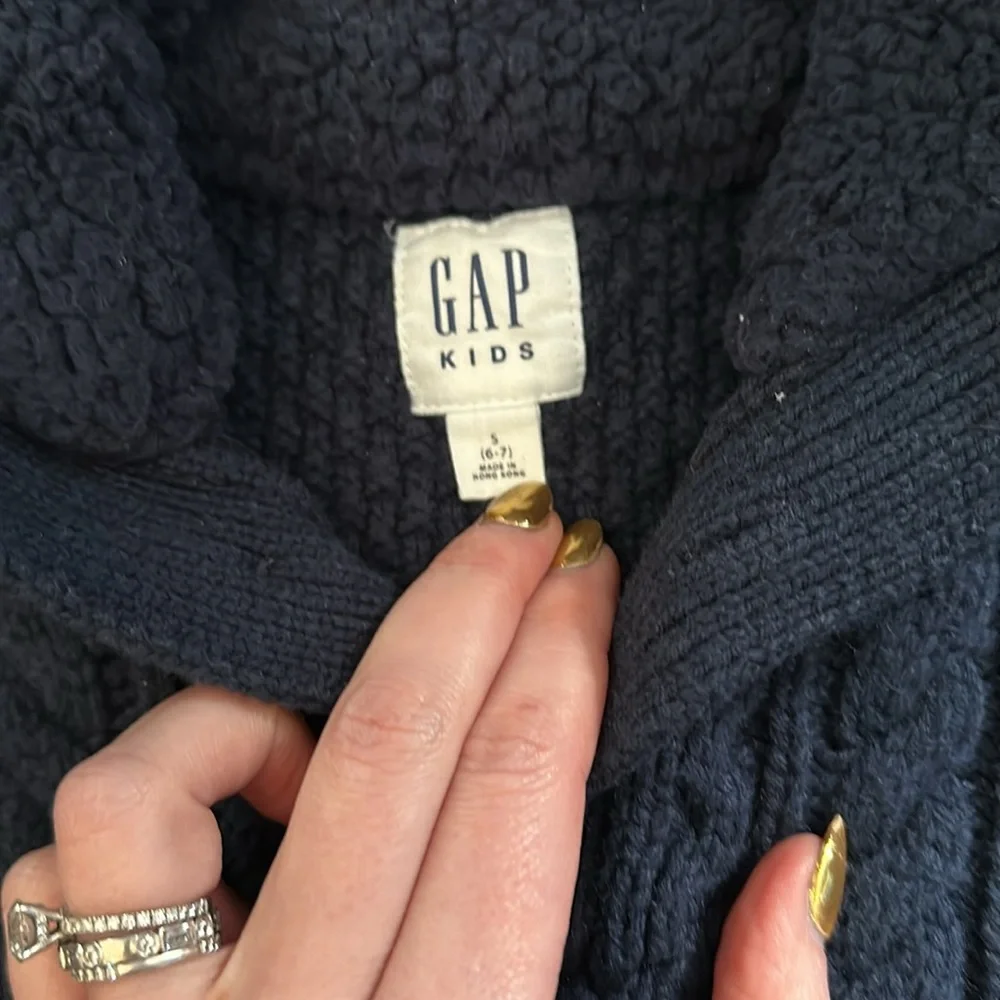 Gap boys knot sweater